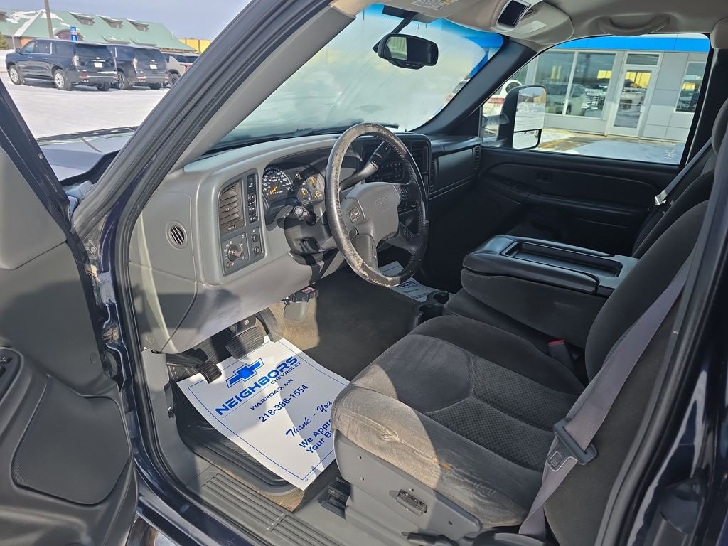 Used 2006 Chevrolet Silverado 2500 LT w/ Heavy-Duty Power Package image 9