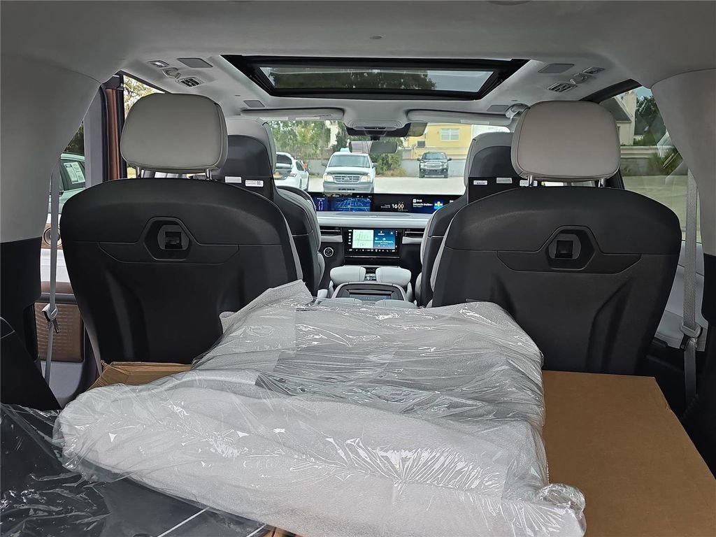 New 2025 Lincoln Navigator L Black Label w/ Black Label Special Edition image 25