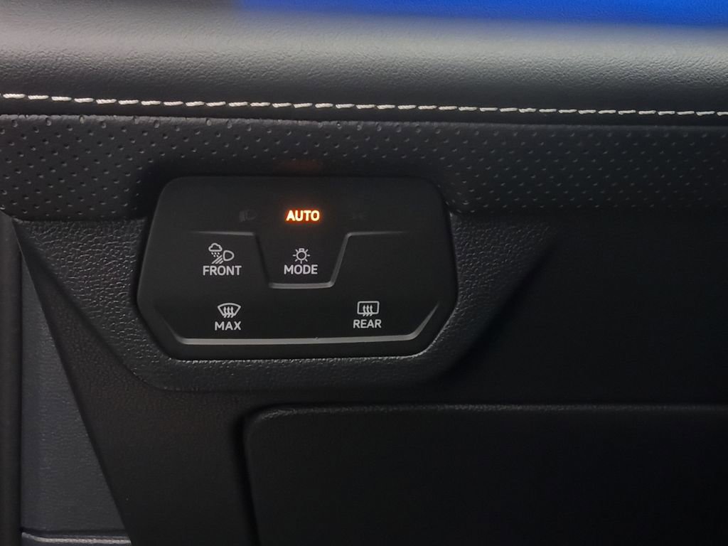 Used 2024 Volkswagen Atlas SEL Premium R-Line AWD/4WD image 12