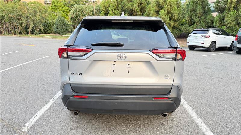 Used 2025 Toyota RAV4 LE AWD/4WD image 10