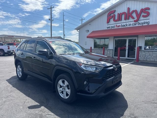 Used 2021 Toyota RAV4 XLE AWD/4WD image 1