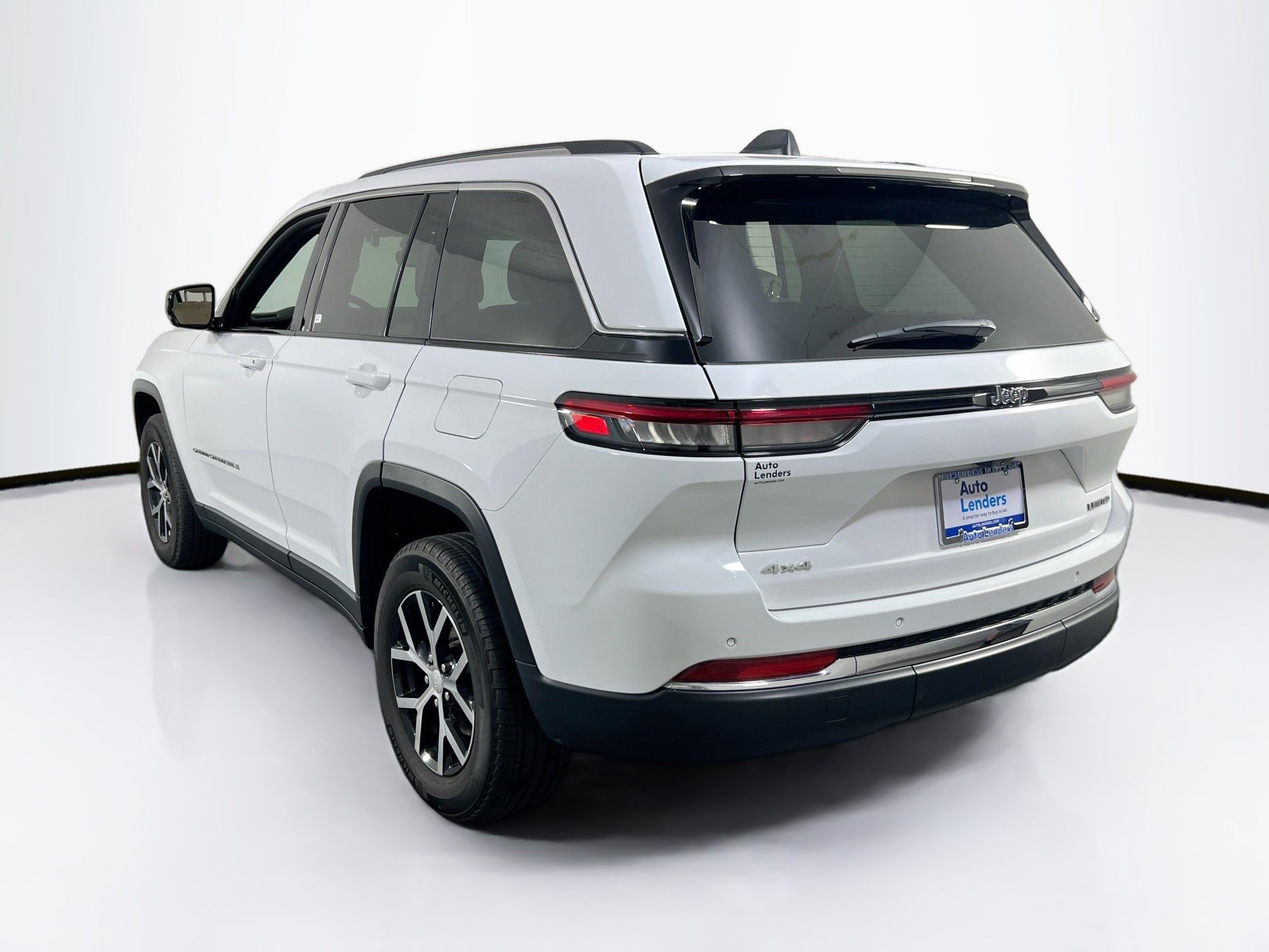Used 2023 Jeep Grand Cherokee Limited AWD/4WD image 7