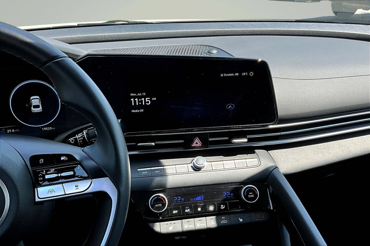 Used 2025 Hyundai Elantra Limited FWD image 9
