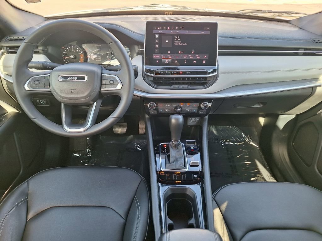 Used 2025 Jeep Compass Limited AWD/4WD image 13