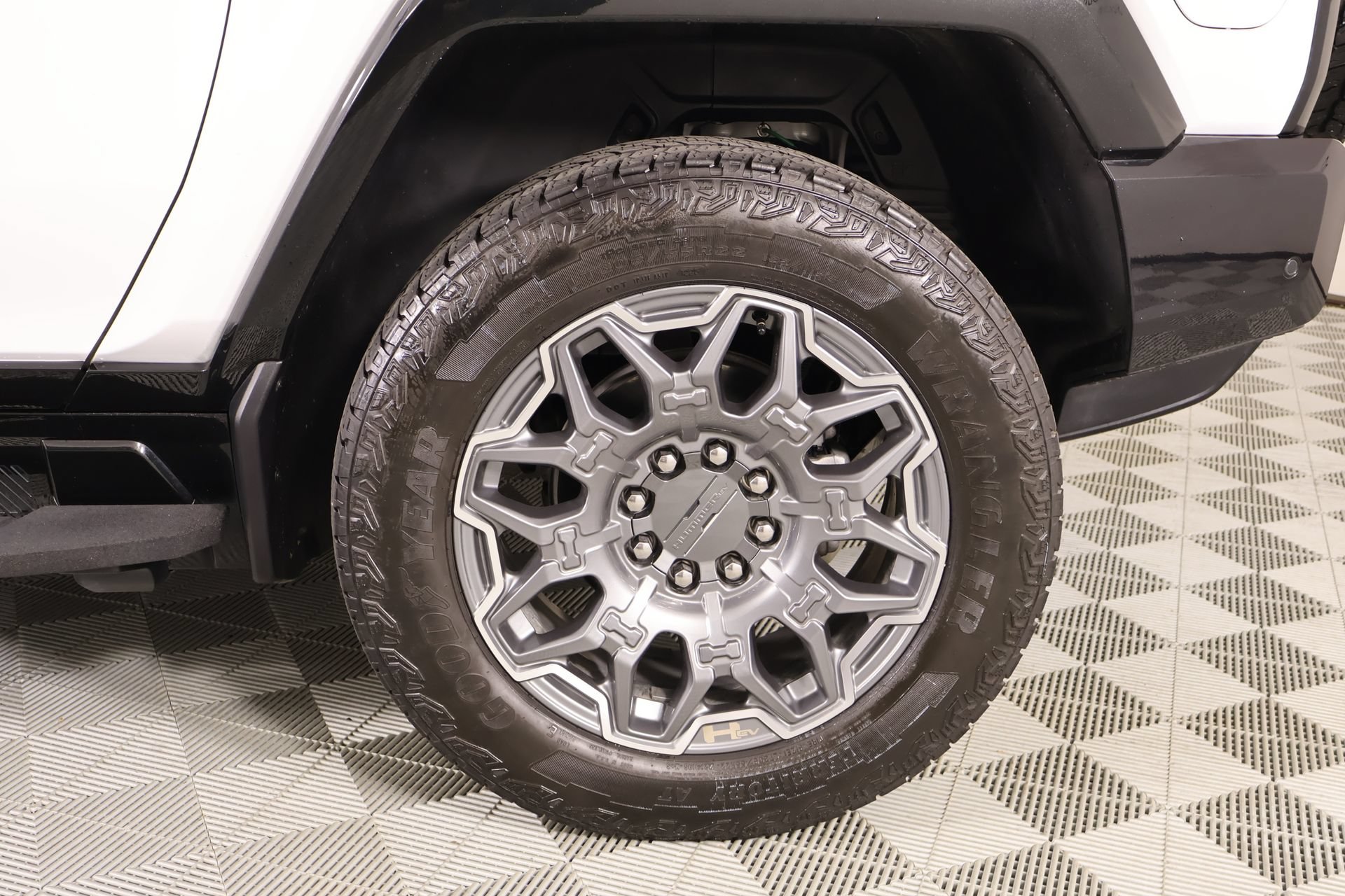 Used 2025 GMC Hummer EV 3X AWD/4WD image 19