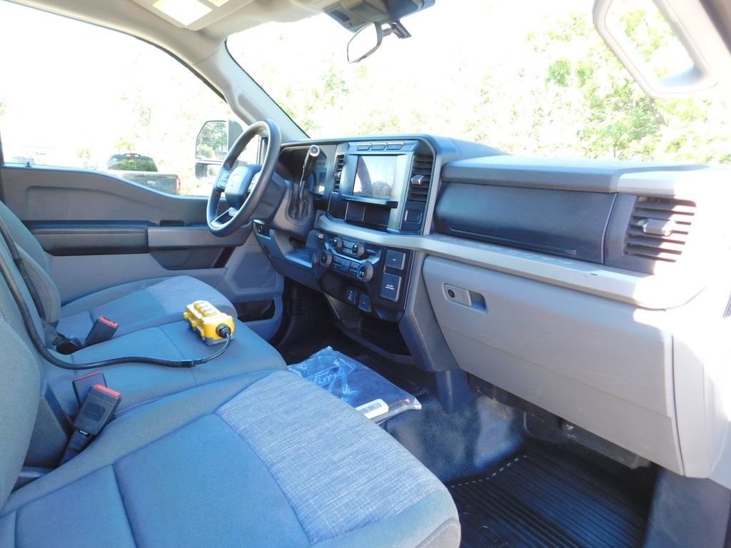 Used 2023 Ford F550 4x4 Regular Cab Super Duty image 74