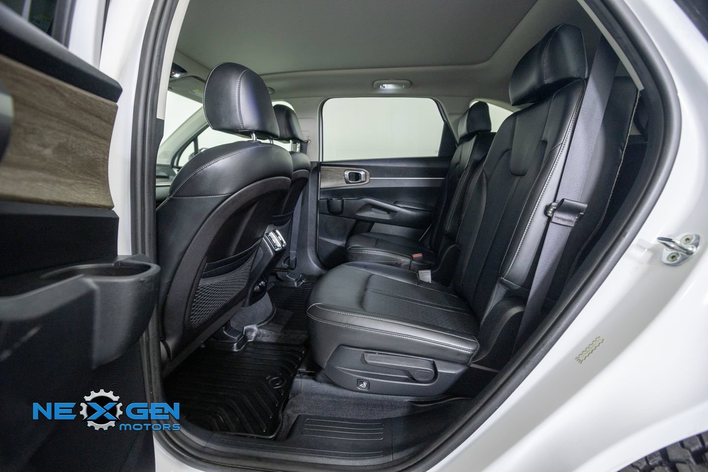Used 2021 Kia Sorento EX w/ EX AWD X-Line Package image 29