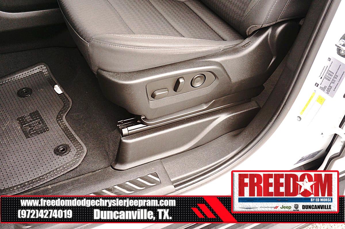 Used 2022 GMC Yukon XL SLE w/ Gmc Pro Safety Plus Package AWD/4WD image 39