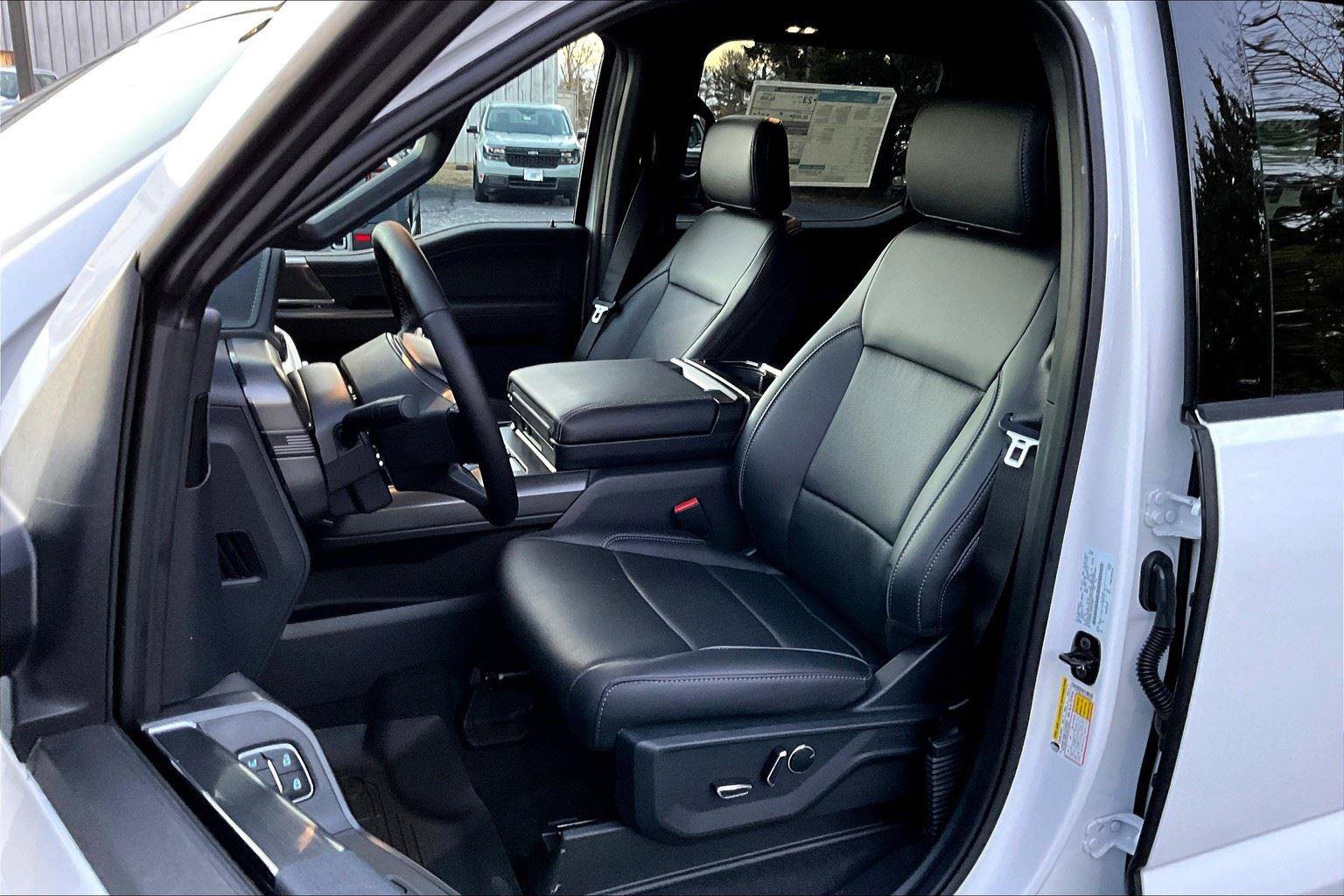 New 2025 Ford F150 Lariat w/ Equipment Group 502A High image 9