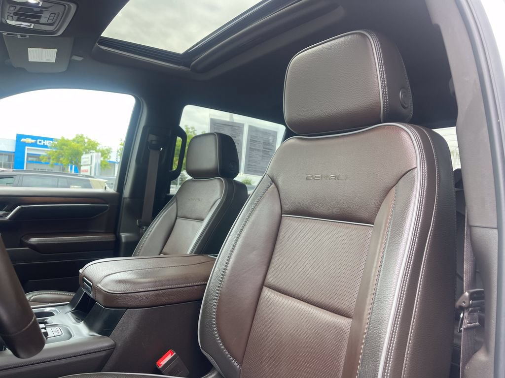 Used 2024 GMC Sierra 1500 Denali w/ Denali Reserve Package AWD/4WD image 8