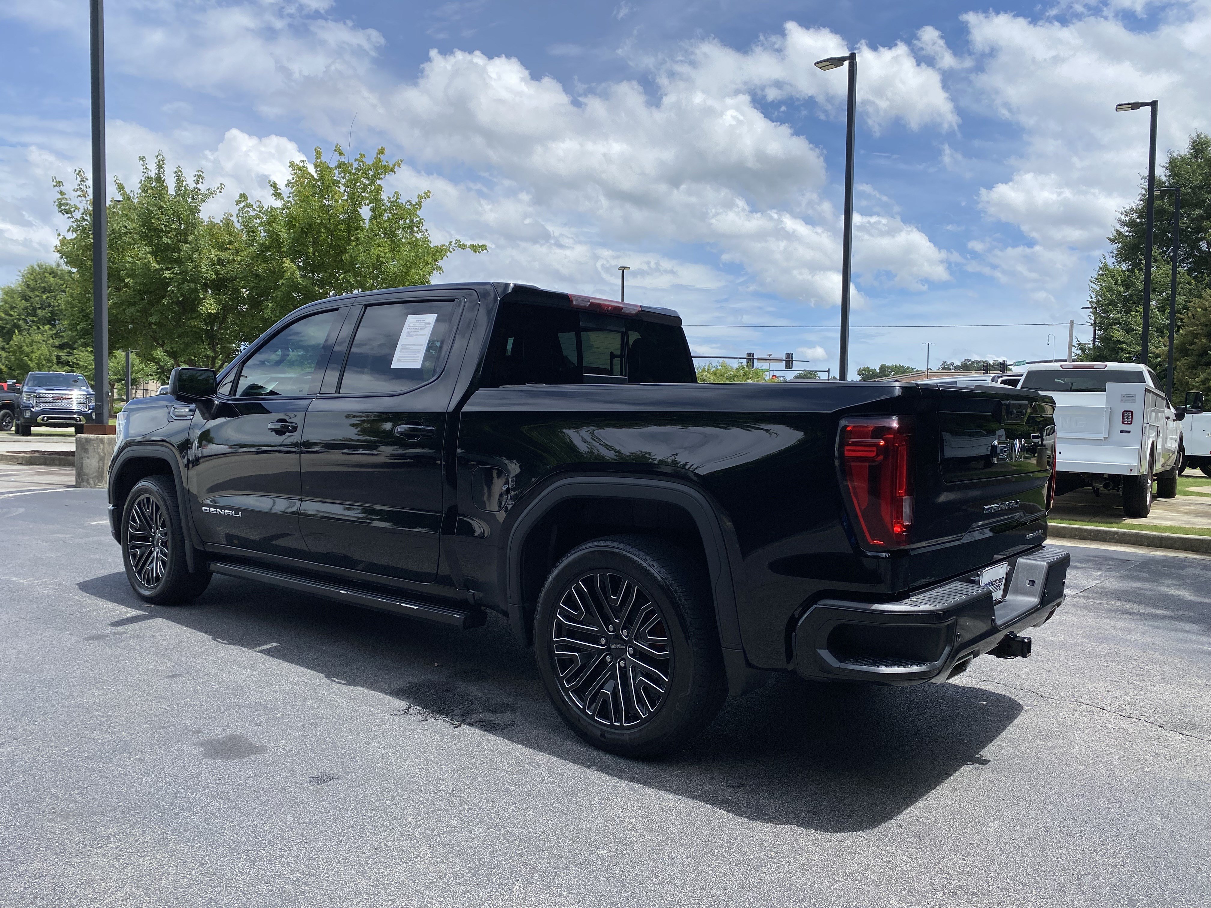 Used 2022 GMC Sierra 1500 Denali Ultimate AWD/4WD image 7