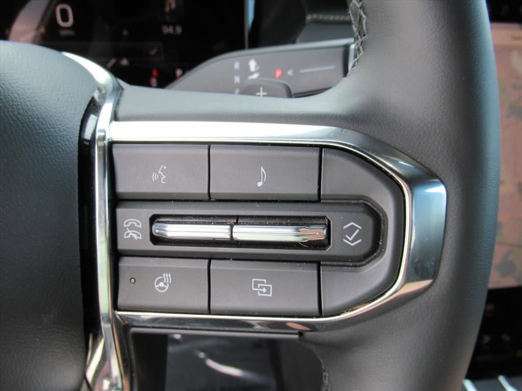 Used 2025 GMC Acadia Elevation FWD image 25