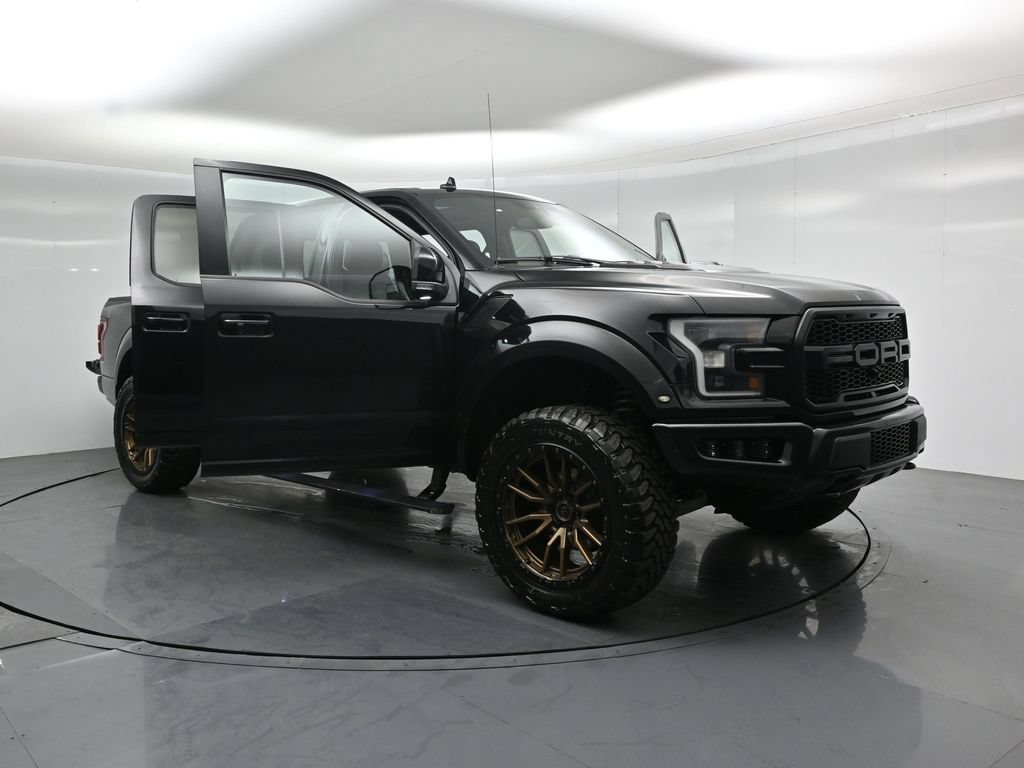 Used 2019 Ford F150 Raptor w/ Equipment Group 802A Luxury AWD/4WD image 32