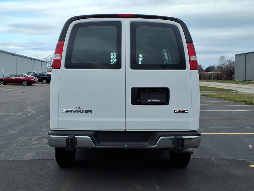 Used 2024 GMC Savana 2500 w/ Driver Convenience Package image 6