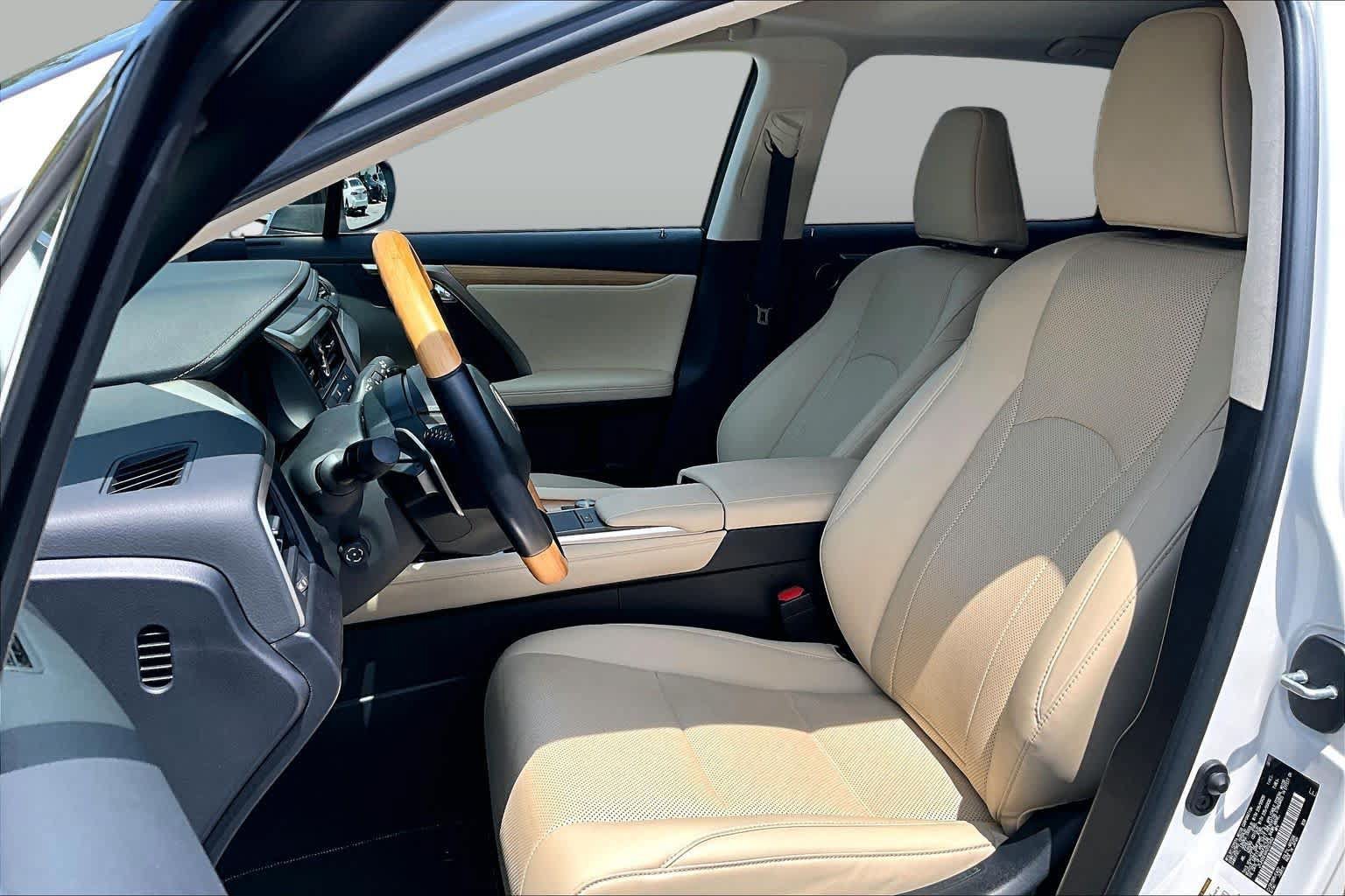Used 2022 Lexus RX 350L FWD w/ Premium Package image 8