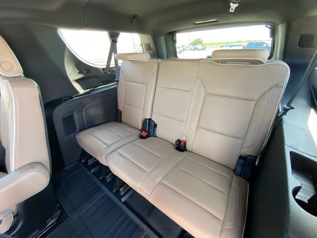 Used 2024 Chevrolet Suburban Premier AWD/4WD image 16