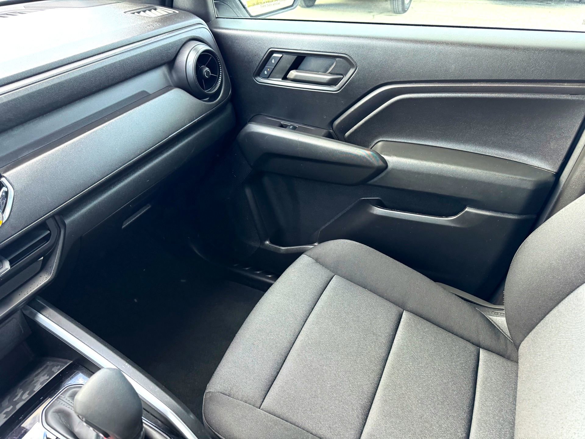 Used 2024 Chevrolet Colorado W/T w/ WT Convenience Package image 27