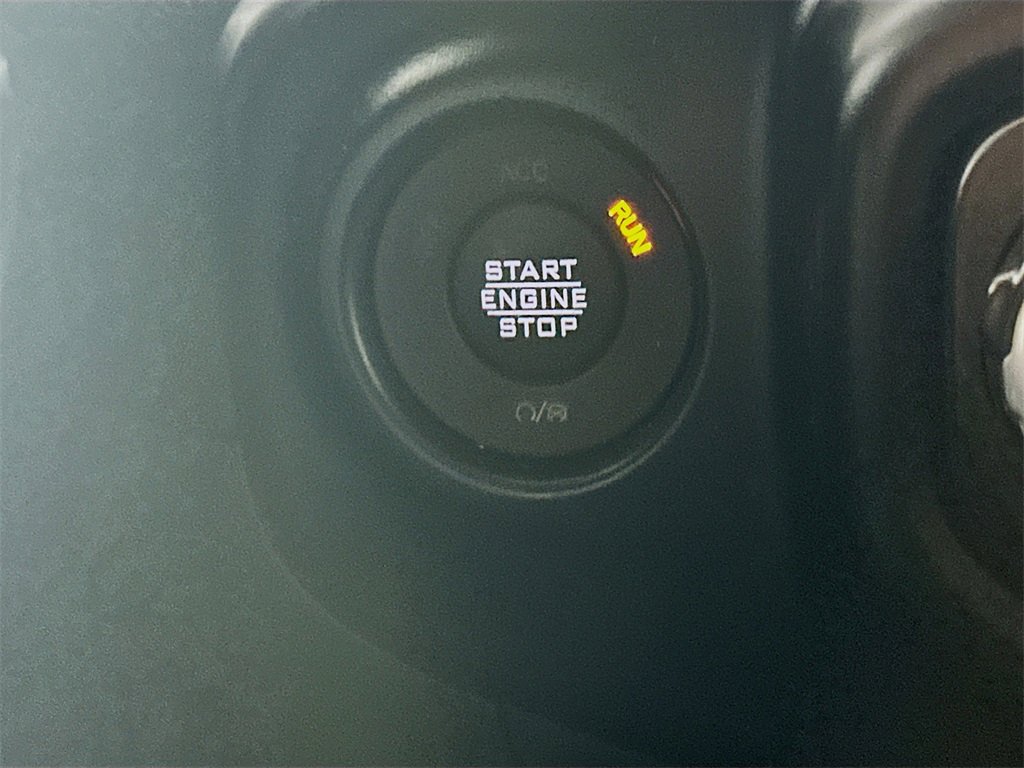 Used 2023 Jeep Gladiator Sport image 27