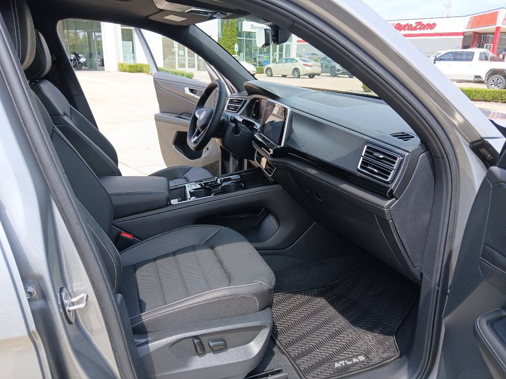 New 2026 Volkswagen Atlas Cross Sport SEL R-Line AWD/4WD image 25