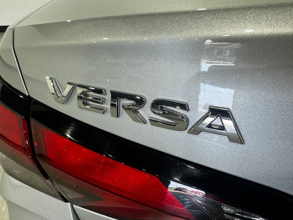 Used 2025 Nissan Versa SV image 30