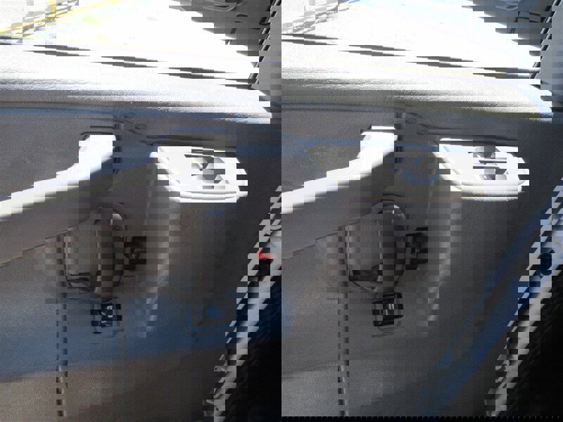 Used 2018 Chevrolet Express 2500 Extended image 16