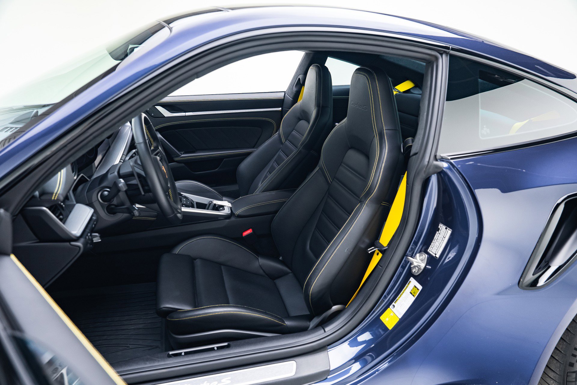 Used 2022 Porsche 911 Turbo S image 31