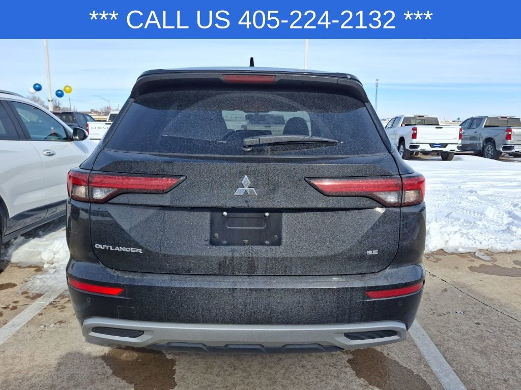 Used 2024 Mitsubishi Outlander SE Black Edition image 24