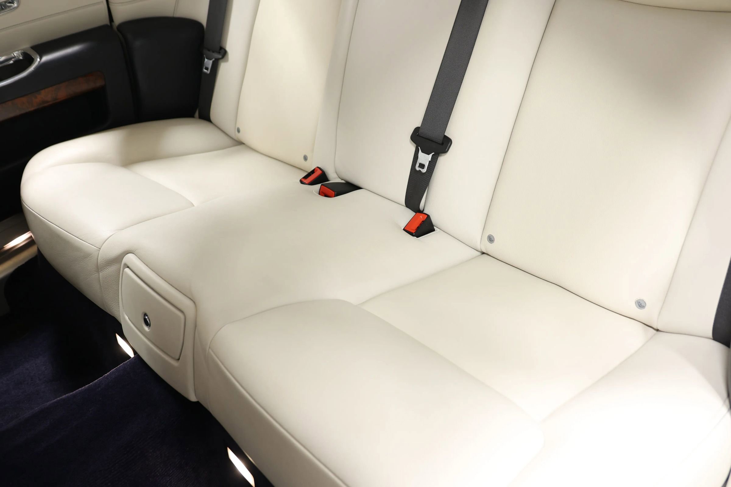 Used 2015 Rolls-Royce Ghost image 54