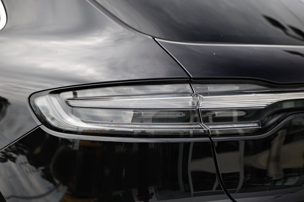 Certified 2024 Porsche Macan image 14