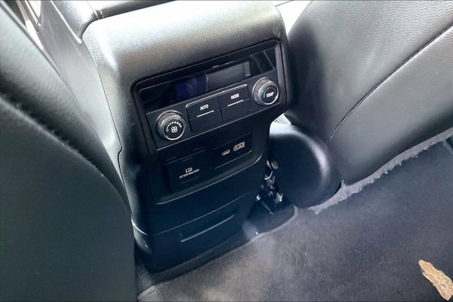 Used 2020 GMC Acadia SLT FWD image 32