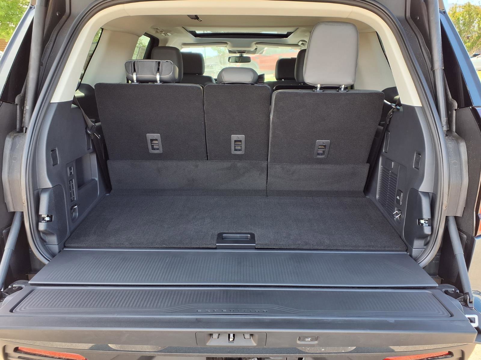 New 2026 Ford Expedition Active image 9