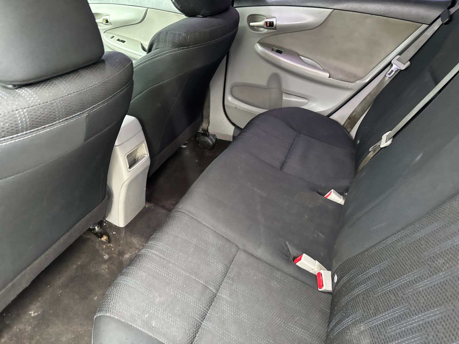 Used 2013 Toyota Corolla LE image 10