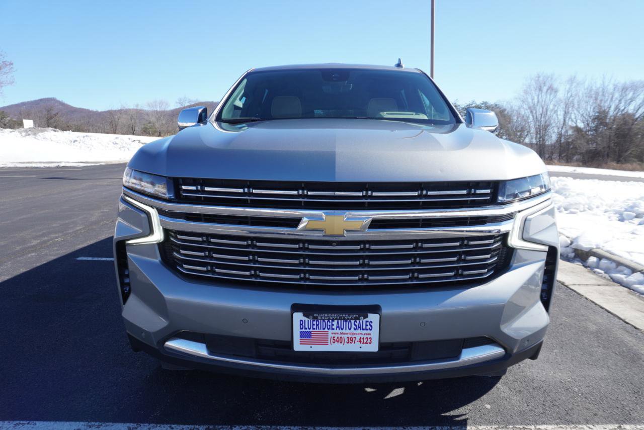 Used 2023 Chevrolet Suburban Premier image 2