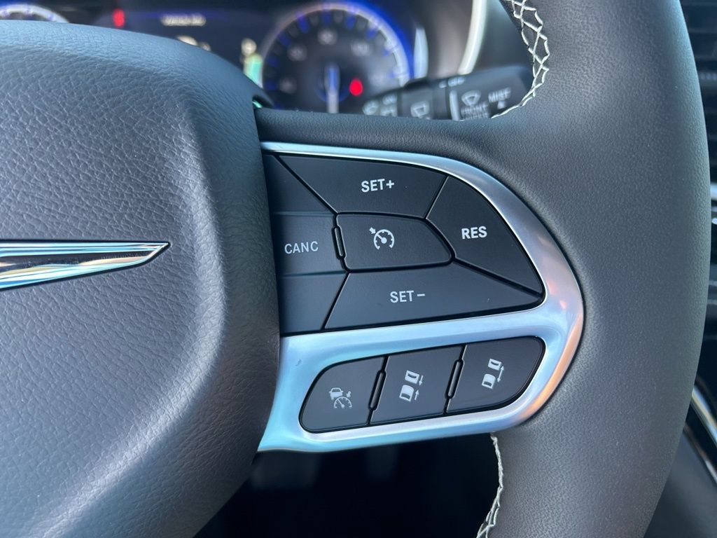 New 2026 Chrysler Pacifica Select FWD image 47