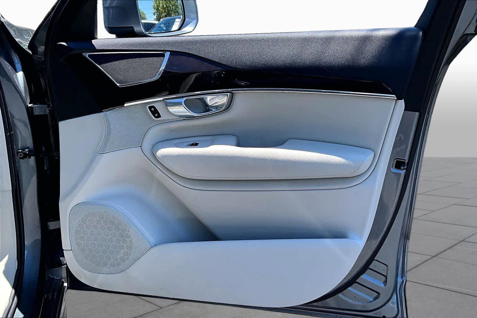 Used 2018 Volvo XC90 T5 Momentum w/ Convenience Package FWD image 23