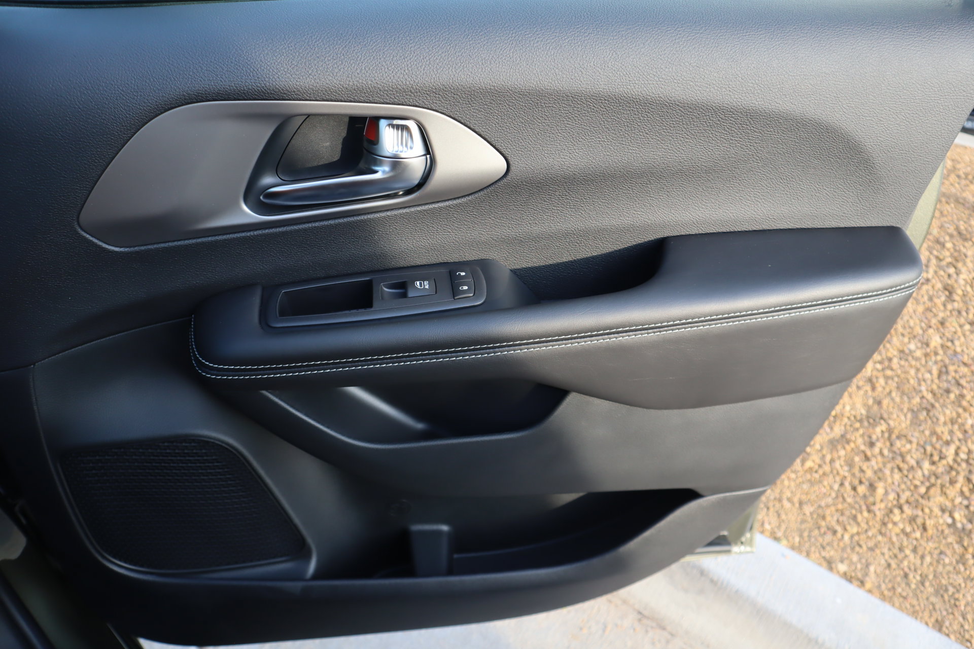 New 2027 Chrysler Pacifica Limited FWD image 18
