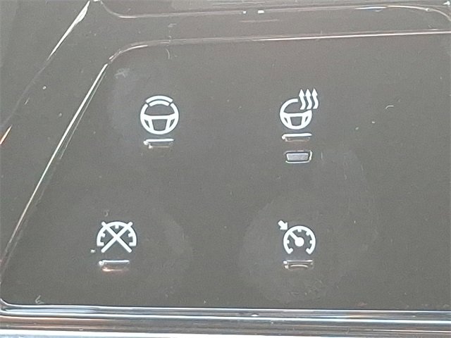 New 2025 Cadillac Lyriq Luxury image 18