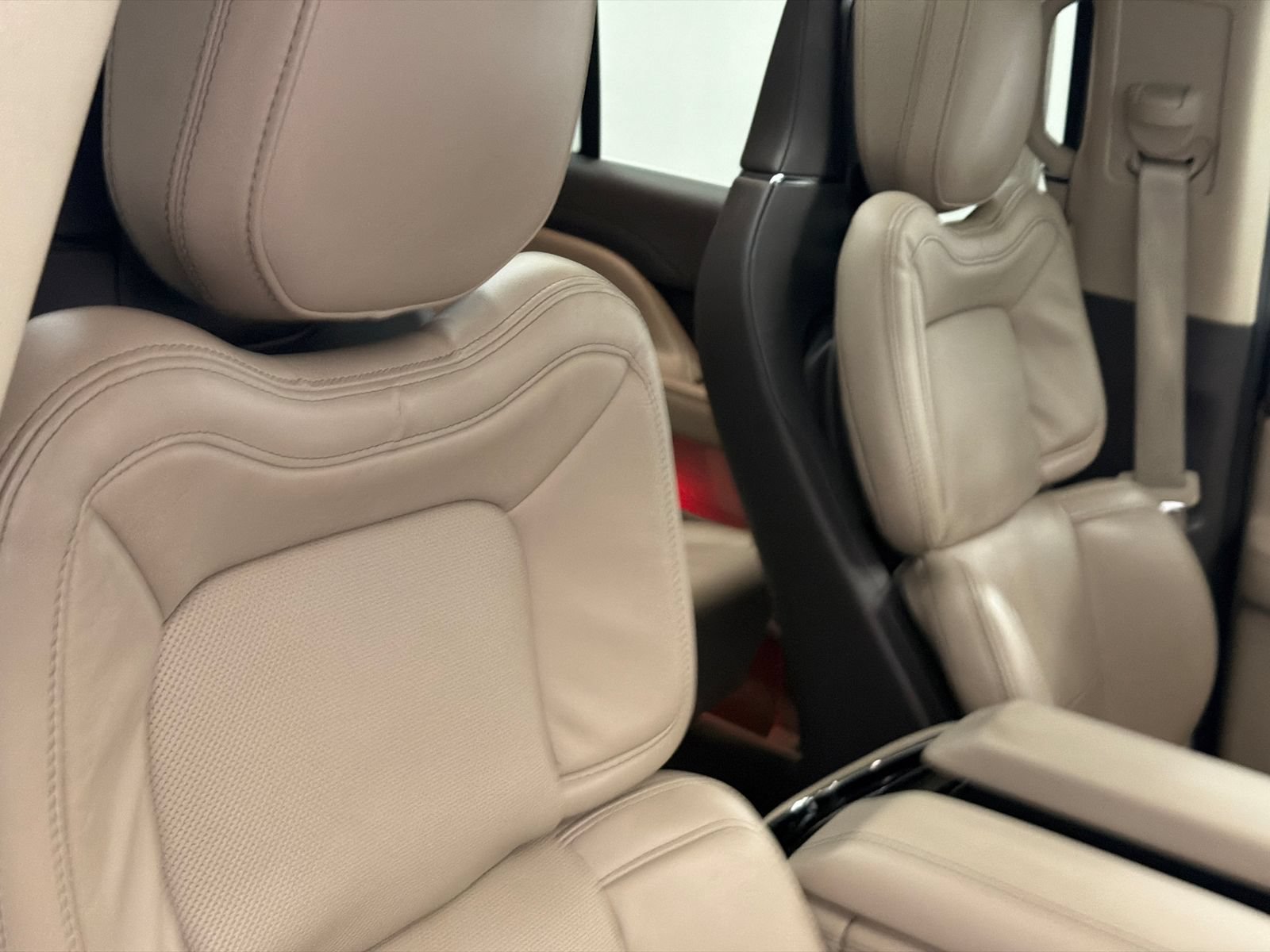 Certified 2024 Lincoln Navigator L Reserve AWD/4WD image 13