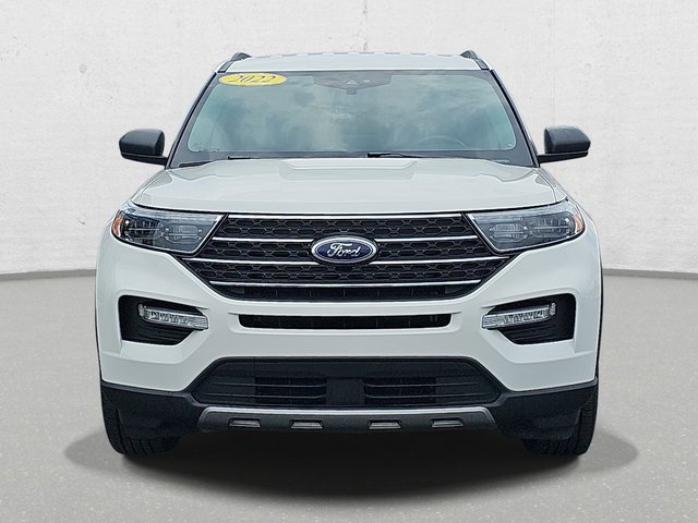 Used 2022 Ford Explorer XLT w/ Equipment Group 202A image 2