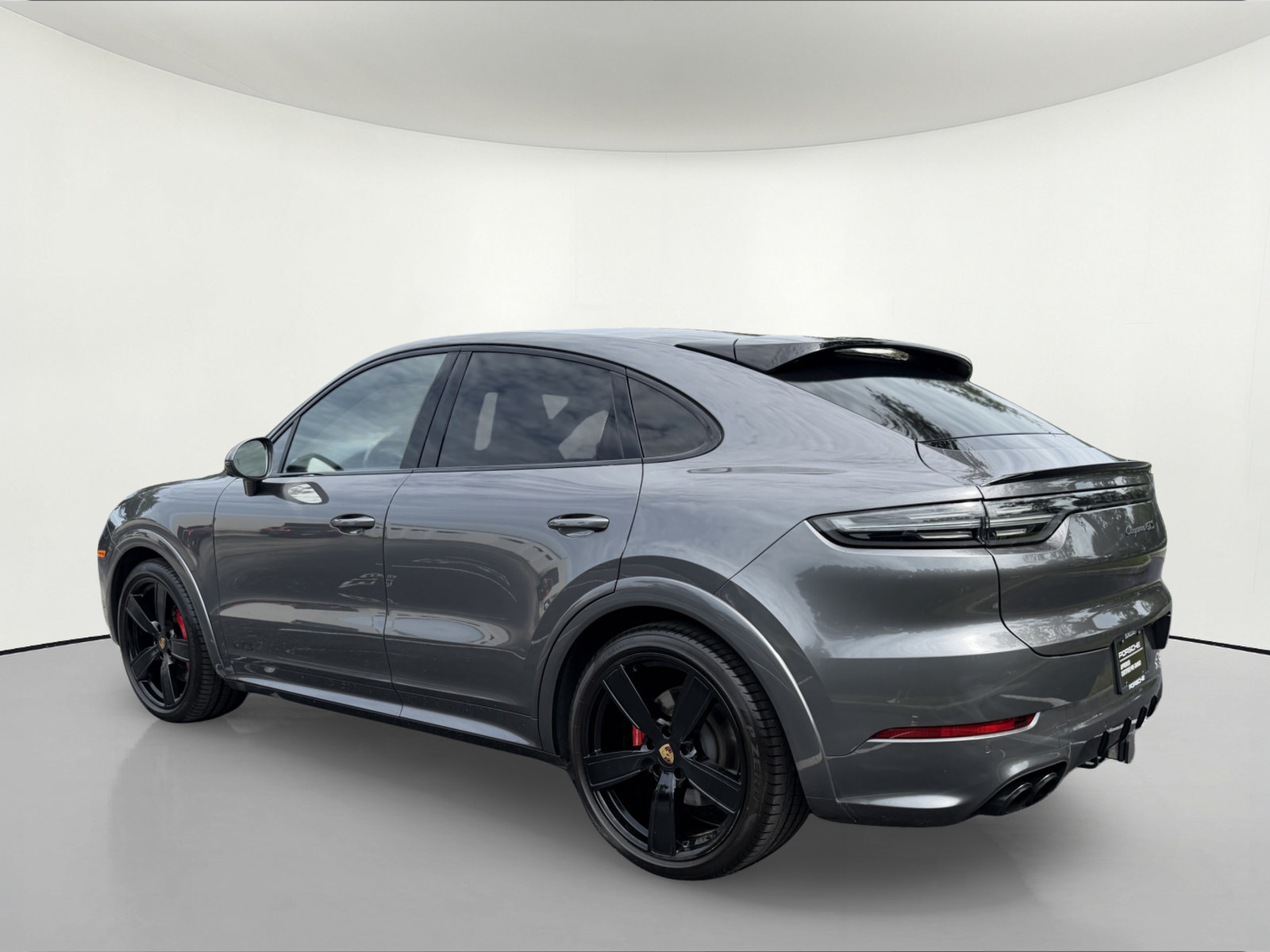 Certified 2022 Porsche Cayenne GTS AWD/4WD image 3