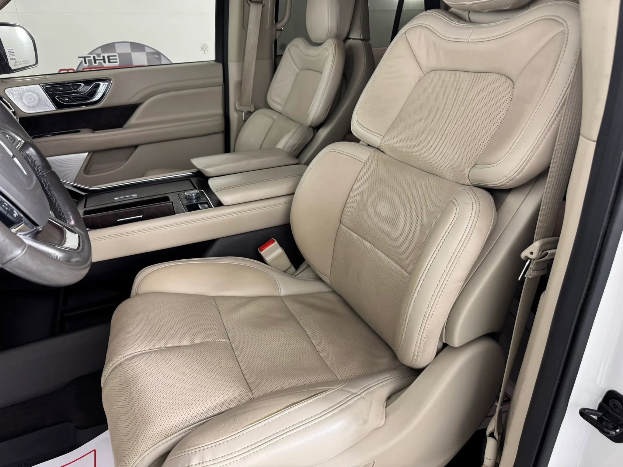 Used 2021 Lincoln Navigator Reserve w/ Luxury Package image 37