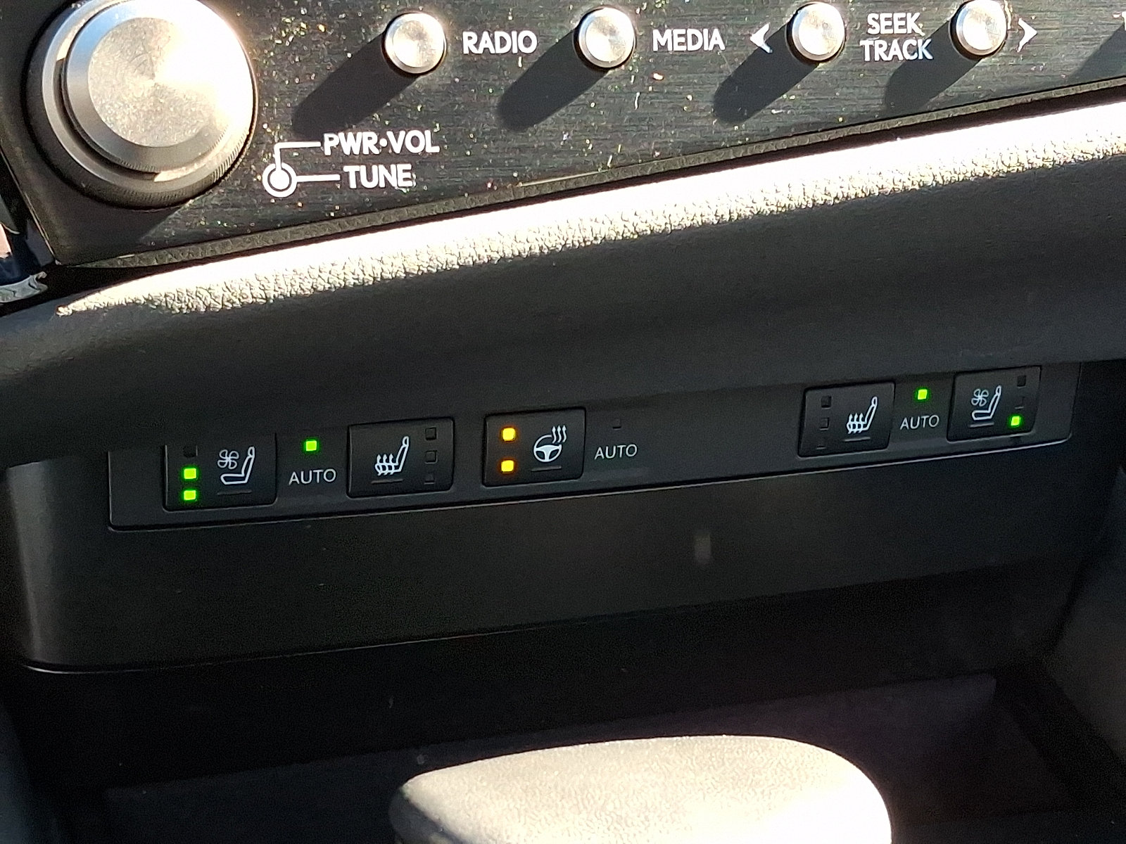 Certified 2024 Lexus ES 350 w/ Premium Package FWD image 24