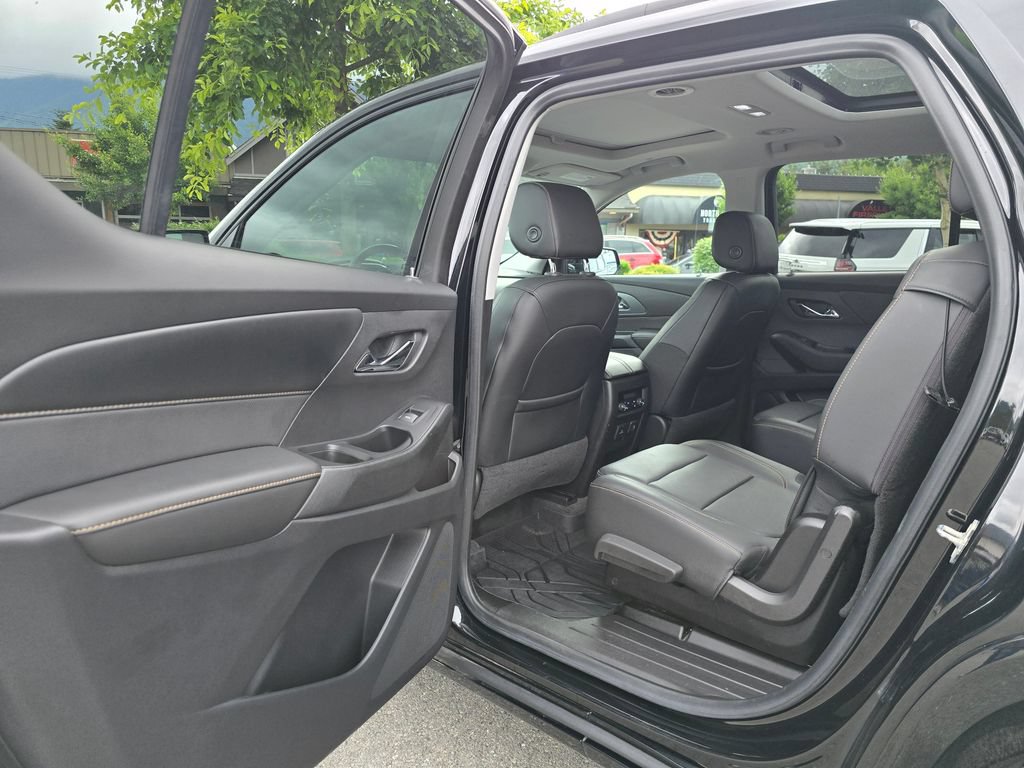 Used 2019 Chevrolet Traverse Premier w/ Redline Edition FWD image 19