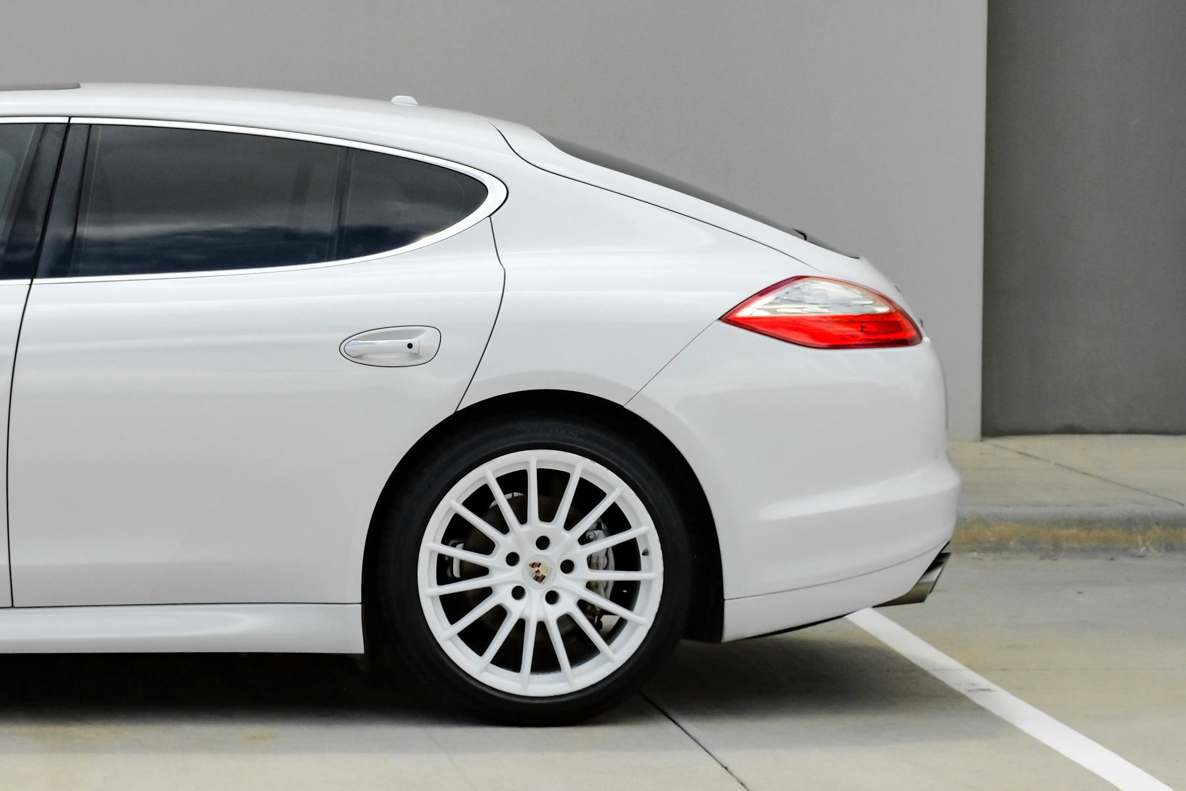 Used 2013 Porsche Panamera S RWD image 12