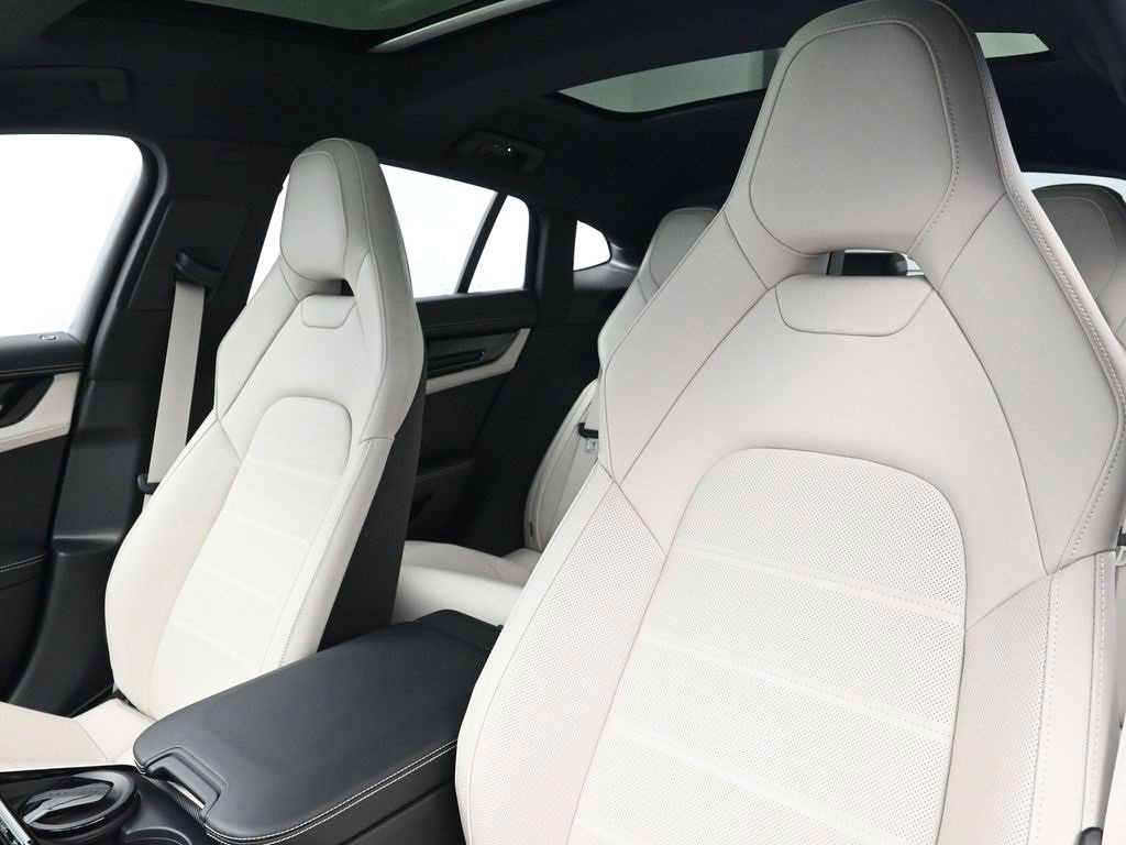 New 2025 Porsche Panamera image 5