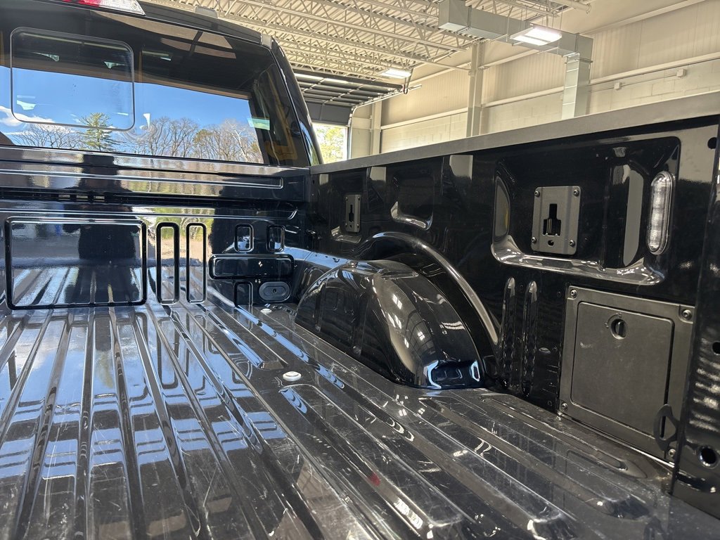 Used 2024 Ford F150 Platinum image 11