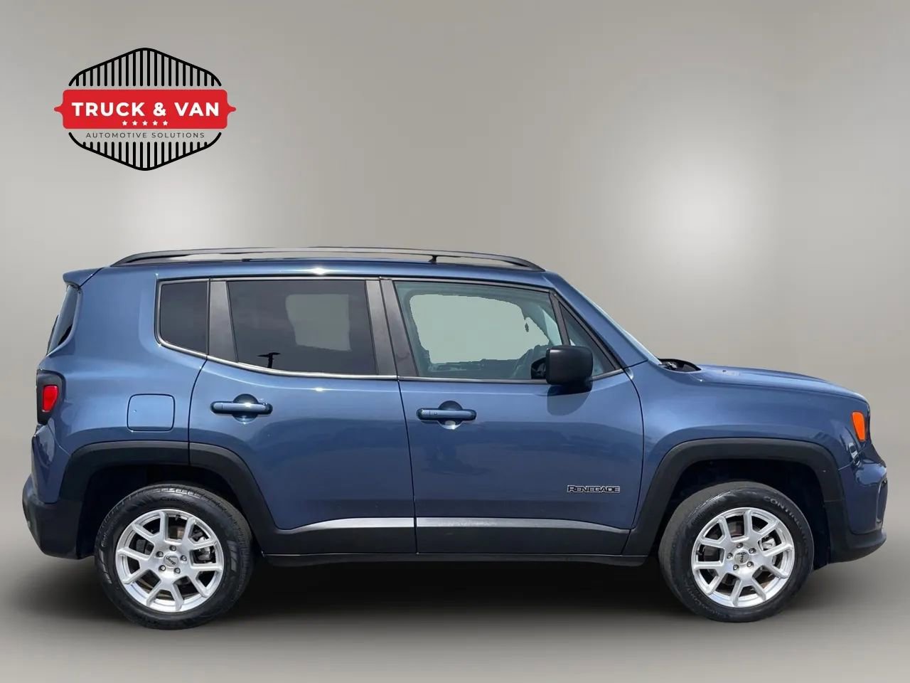 Used 2022 Jeep Renegade Latitude AWD/4WD image 7