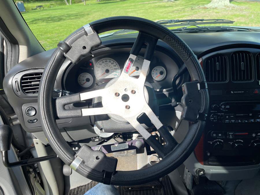 Used 2005 Chrysler Town & Country LX w/ Popular Equipment Group II FWD image 26