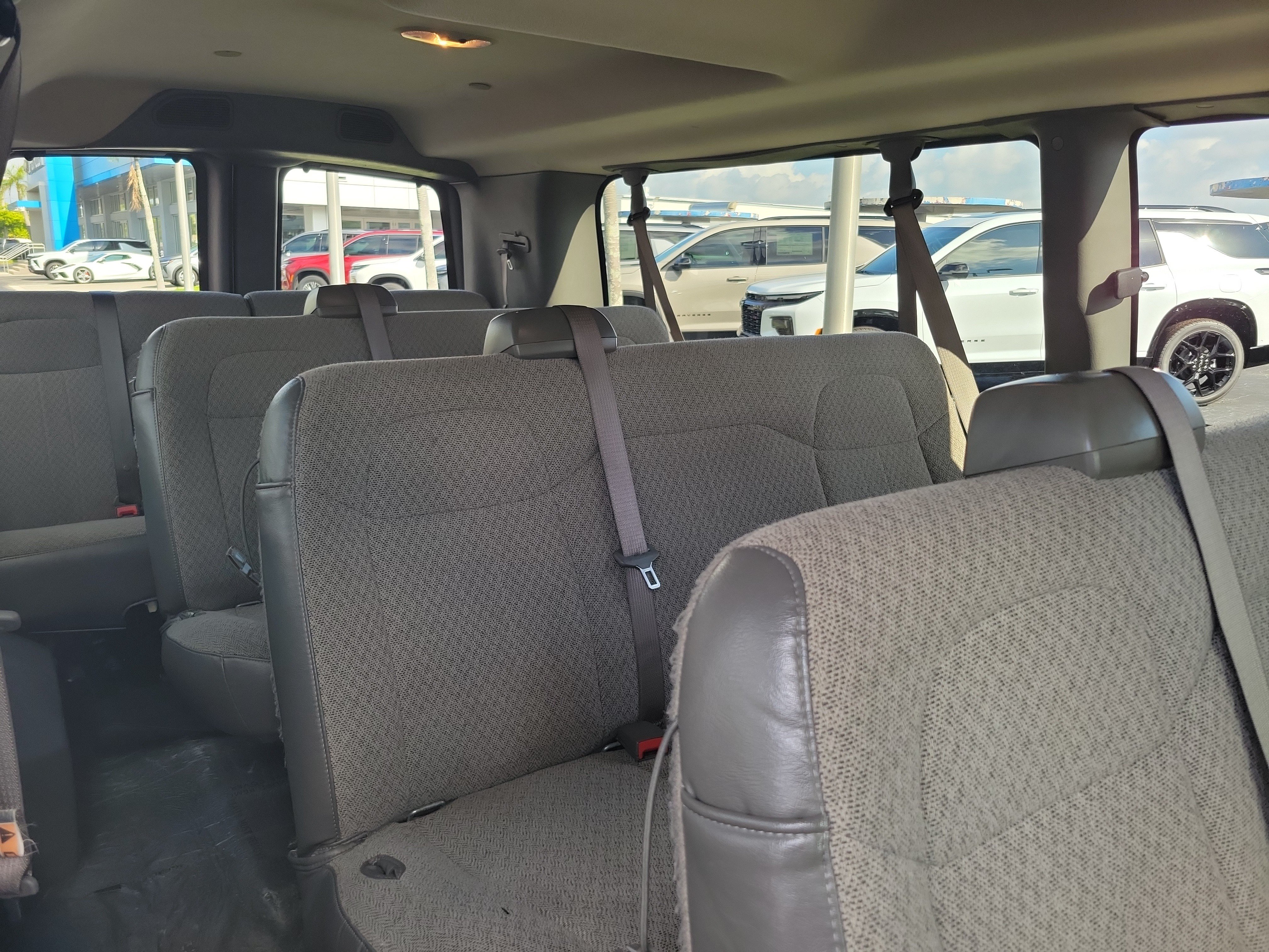 Used 2025 GMC Savana 3500 LT w/ LT Preferred Equipment Group RWD image 8