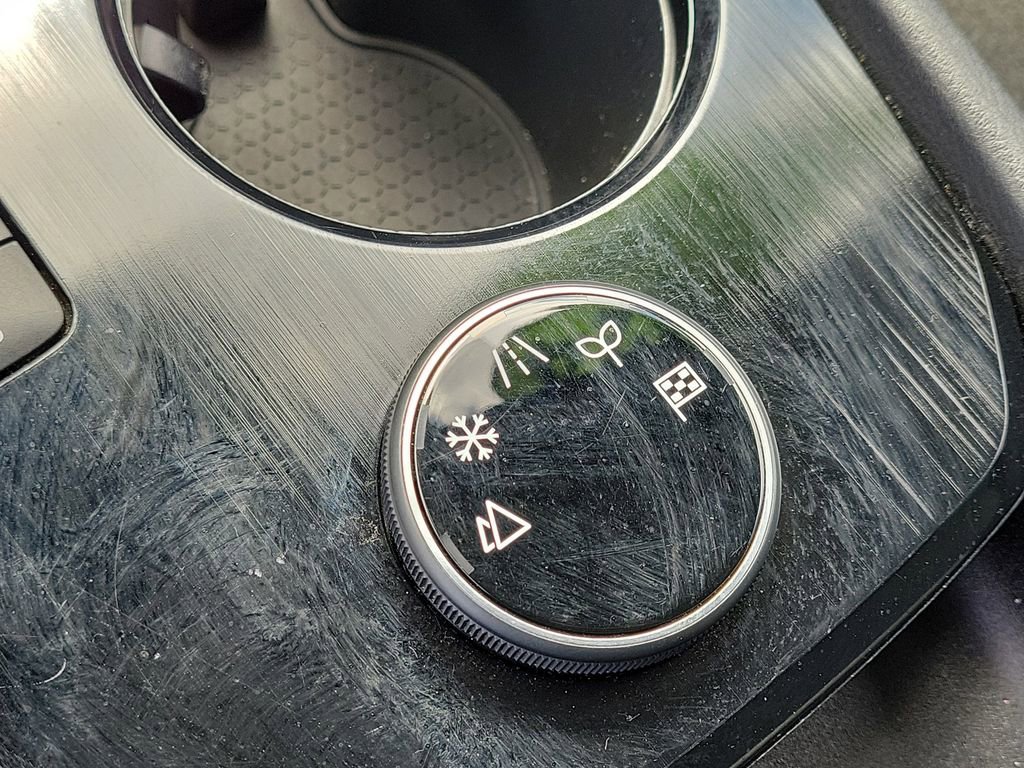 Used 2024 Nissan Rogue SV image 27